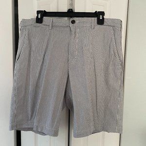 Gap 10" Essential Khaki Shorts